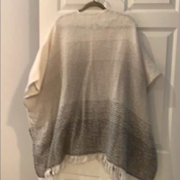 American Eagle Kimono - Picture 2 of 7